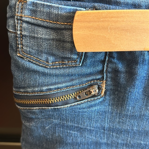 Stretchy Jeans - Picture 2 of 4